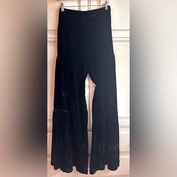 🖤 On-Trend FW2026🖤Free People—Wide-leg velvet pants w/hidden side zipper NWT